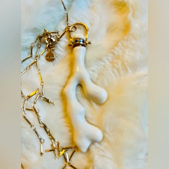 Stella & Dot bone style pendant necklace - Picture 3 of 3